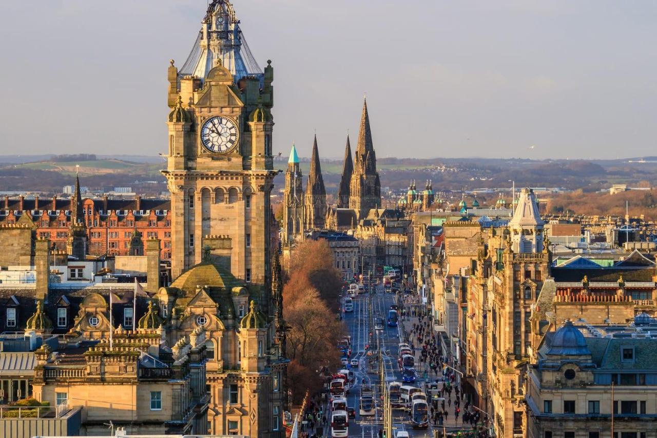 Spacious City Centre Family Room Edinburgh Buitenkant foto